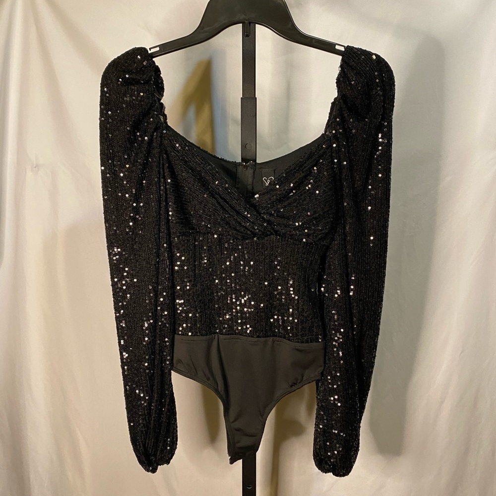 Windsor NWT Black sequined long sleeve bodysuit. XS